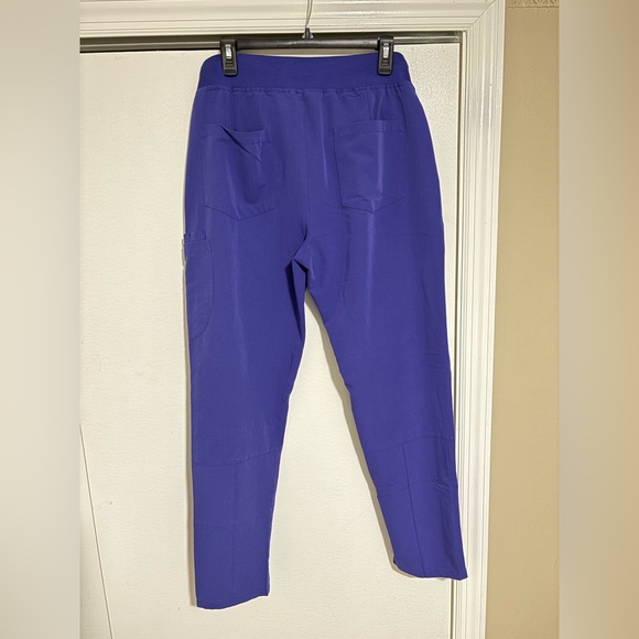 Mandala True Grape Scrub Set (Women’s) - Picture 5 of 6